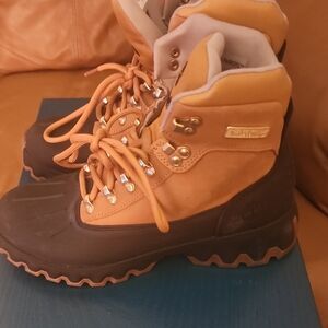 Brand NEW Never Worn Timberland Two-Tone Hiking Boots